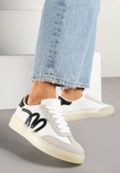 Białe Sneakersy Kultowe Tenisówki Zdobione Abstrakcyjną Aplikacją Fendiva. Białe trampki i tenisówki damskie Renee, z aplikacjami, z jeansu, bez zapięcia. Za 74.99 zł.