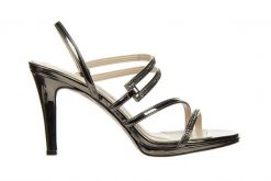 Sandały Bayla-187 587-1123 Platinum 187116, Czarny, Skóra ekologiczna - 38. Czarne sandały damskie Bayla, bez wzorów, z lakierowanej skóry, bez obcasa, bez zapięcia. W wyprzedaży za 116.10 zł.