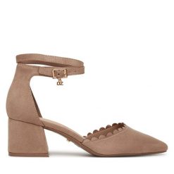 Czółenka DeeZee. Brązowe czółenka damskie DeeZee, bez wzorów, bez obcasa, bez zapięcia. Za 139.99 zł.
