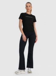 4F Legginsy z rozszerzanymi nogawkami damskie- czarne S. Czarne legginsy damskie 4F, bez wzorów, z dzianiny. W wyprzedaży za 69.99 zł.