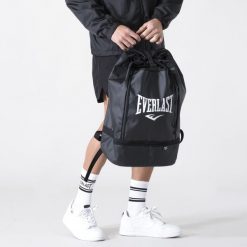 IKONICZNY PLECAK DO SILOWNI CZARNY POLIESTER. Czarne plecaki męskie EVERLAST, bez wzorów, z poliesteru. Za 249.99 zł.