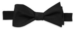Czarna Wiązana Mucha -EM Men's Accessories- Męska, Elegancka, w Drobny Prążek. Czarne krawaty i muchy Em men's accessories, bez wzorów, eleganckie. Za 59.99 zł.