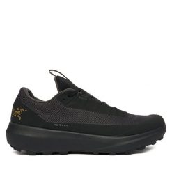 Trekkingi Arc'teryx. Czarne buty zimowe męskie Arc'teryx, bez wzorów, bez obcasa, bez zapięcia. Za 939.99 zł.