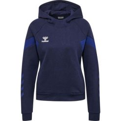 Sweatshirt bluza z kapturem dla kobiet Hummel Travel. Niebieskie bluzy damskie Hummel, bez wzorów, sportowe, bez ramiączek, z kapturem. W wyprzedaży za 238.10 zł.