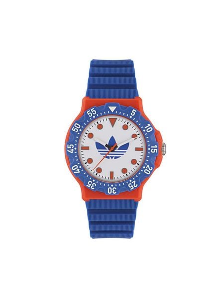 Adidas Zegarek Discoverer Two AOSY25513 Niebieski. Niebieskie, analogowe zegarki męskie Adidas, bez wzorów. Za 399.99 zł.