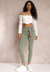 Ciemnozielone Spodnie Skinny z Wysokim Stanem i Ozdobną Chustką Hyadia. Zielone spodnie materiałowe damskie Renee, bez wzorów, z jeansu, z podwyższonym stanem. Za 79.99 zł.