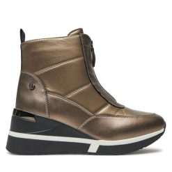 Botki Xti. Żółte botki damskie Xti, bez wzorów, bez obcasa, na koturnie, bez zapięcia. Za 359.99 zł.