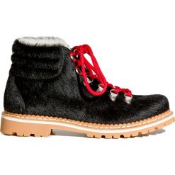 Buty MONTELLIANA MARGHERITA CAVALLINO. Czarne obuwie trekkingowe damskie Montelliana, ze skóry, bez zapięcia. W wyprzedaży za 1,232.00 zł.