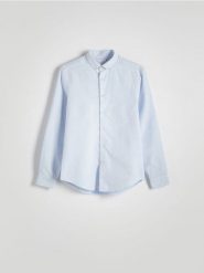 Gładka koszula regular fit - jasnoniebieski. Niebieskie koszule męskie Reserved, l, bez wzorów, z bawełny, bez kołnierzyka, bez ramiączek. W wyprzedaży za 49.99 zł.
