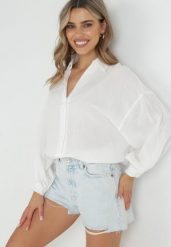 Biała Bawełniana Koszula Oversize z Szerokimi Rękawami Melillia. Białe koszule damskie Born2be, m, bez wzorów, z bawełny, bez kołnierzyka, bez ramiączek. Za 129.99 zł.