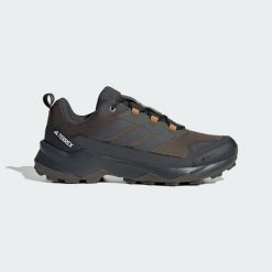 Buty trekkingowe Terrex Skychaser AX5 GORE-TEX. Brązowe trekkingi męskie Adidas, z gore-texu, bez zapięcia. Za 529.00 zł.