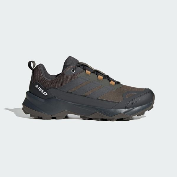 Buty trekkingowe Terrex Skychaser AX5 GORE-TEX. Czarne trekkingi męskie Adidas, z gore-texu, bez zapięcia. Za 529.00 zł.