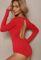 Czerwone Body z Wiskozą i Odkrytymi Plecami Riatria. Czerwone body Renee, bez wzorów, z wiskozy. Za 89.99 zł.