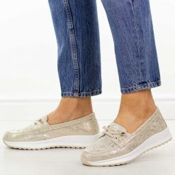 Złote ażurowe skórzane półbuty damskie Filippo Dp7651/26. Żółte półbuty damskie Filippo, na jesień, w ażurowe wzory, z jeansu, casualowe, z okrągłym noskiem, bez obcasa, na płaskiej podeszwie, bez zapięcia. Za 219.00 zł.