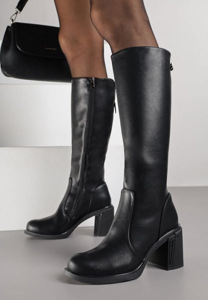 Czarne Skórzane Kozaki VICES na Obcasie z Ozdobnymi Paseczkami Vidare. Czarne kozaki damskie Born2be, bez wzorów, z jeansu, bez obcasa, na obcasie, bez zapięcia. Za 299.99 zł.
