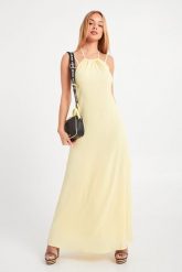 Sukienka TRUSSARDI. Sukienki damskie TRUSSARDI, bez wzorów, bez kołnierzyka, bez ramiączek. W wyprzedaży za 299.97 zł.