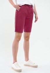 Materiałowe szorty z paskiem P-MIYA. Czerwone szorty damskie Volcano, bez wzorów, z bawełny, klasyczne, plus size. Za 149.99 zł.