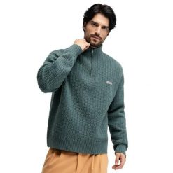 Męski sweter ze stójką Siroko Tiksi Blue. Niebieskie swetry męskie SIROKO, na zimę, m, bez wzorów, prążkowane, bez kołnierzyka, bez ramiączek. Za 253.00 zł.