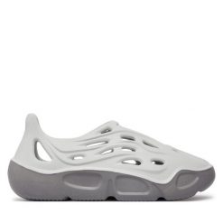 Półbuty Steve Madden. Szare półbuty damskie Steve Madden, bez wzorów, bez obcasa, na płaskiej podeszwie, bez zapięcia. Za 259.99 zł.