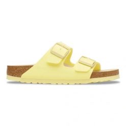 BIRKENSTOCK Arizona BFBC Popcorn Klapki damskie. Żółte klapki damskie Birkenstock, na lato, bez wzorów, klasyczne, bez obcasa, bez zapięcia. Za 399.99 zł.