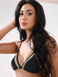 Góra od bikini z siateczką - czarny. Czarne stroje kąpielowe damskie Sinsay, l, bez wzorów. W wyprzedaży za 19.99 zł.