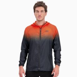 Kurtka wiatroszczelna męska do biegania i na szlak PERFORMANCE WINDBREAKER. Brązowe kurtki męskie BODYCROSS, na zimę, m, bez wzorów, z materiału, sportowe, bez kaptura. Za 739.99 zł.