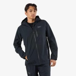 Kurtka shell hiking męska Swedemount Abisko Shell Rain Jacket wodoodporny. Czarne kurtki męskie SWEDEMOUNT, m, bez wzorów, bez kaptura. W wyprzedaży za 447.00 zł.