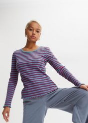 Prążkowana bluzka z bawełny organicznej. Niebieskie bluzki damskie bonprix, bez wzorów, z bawełny, bez kołnierzyka, bez ramiączek. Za 59.99 zł.