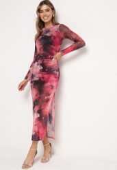 Fuksjowa Sukienka o Dopasowanym Fasonie Bodycon z Rozcięciem i Marmurkowym Wzorem Urientia. Czerwone sukienki damskie Born2be, na spotkanie biznesowe, l, bez wzorów, eleganckie, bez kołnierzyka, bez ramiączek, maxi, bodycon. Za 149.99 zł.