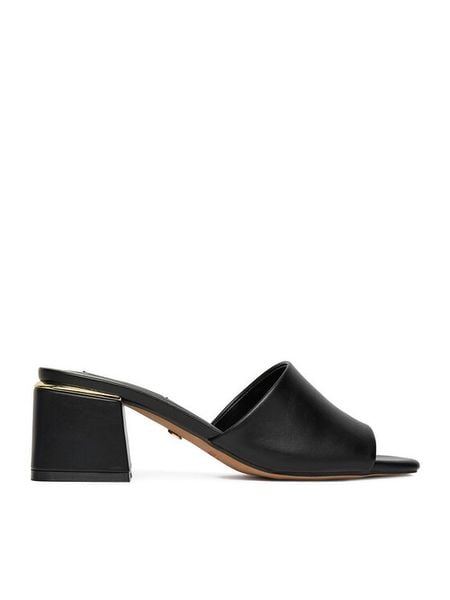 Nine West Klapki CEO-6223-9 Czarny. Czarne klapki damskie Nine West, bez wzorów, z materiału, bez obcasa, bez zapięcia. Za 139.99 zł.