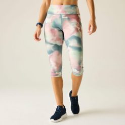 Damskie legginsy 3/4 Dare 2B Influential II. Niebieskie legginsy damskie Dare 2B, bez wzorów, z elastanu. Za 175.50 zł.