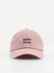 Czapka z daszkiem - brudny róż. Czerwone czapki damskie Reserved, bez wzorów. Za 59.99 zł.