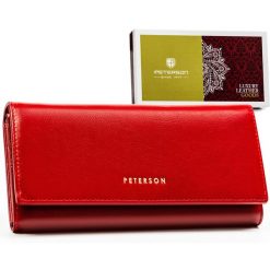 Portfel damski Peterson PTN 72037-SGN czerwony. Czerwone portfele damskie Peterson, ze skóry. Za 114.00 zł.
