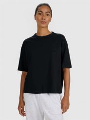4F T-shirt oversize z nadrukiem damski - czarny L. Czarne koszulki sportowe damskie 4F, l, bez wzorów, z bawełny, bez ramiączek. W wyprzedaży za 39.99 zł.