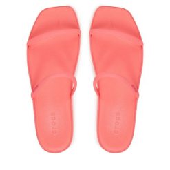 Klapki Crocs. Czerwone klapki damskie Crocs, bez wzorów, bez obcasa, bez zapięcia. Za 179.99 zł.