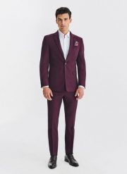 PAKO LORENTE – Bordowy garnitur męski. Czerwone garnitury męskie Pako Lorente, m, bez wzorów, z elastanu, eleganckie. Za 1,099.98 zł.