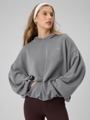 4F Bluza dresowa oversize z modalem damska - szara S. Szare bluzy damskie 4F, s, bez wzorów, z dresówki, bez ramiączek, z kapturem. Za 269.99 zł.