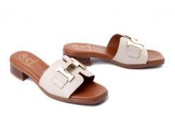 Oh! My Sandals 5890 doya hielo, klapki damskie. Brązowe klapki damskie Oh My Sandals, na lato, bez wzorów, ze skóry, bez obcasa, bez zapięcia. Za 289.90 zł.