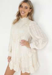 Jasnobeżowa Ażurowa Sukienka Mini ze Stójką i Falbankami Ranones. Brązowe sukienki damskie Born2be, na imprezę, m, w ażurowe wzory, z tkaniny, retro, bez kołnierzyka, bez ramiączek, mini. Za 179.99 zł.