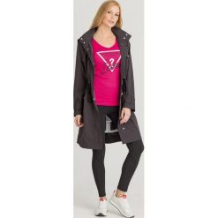 PARKA DORIS Guess. Czarne parki damskie Guess, l, z aplikacjami, z kapturem. Za 819.00 zł.