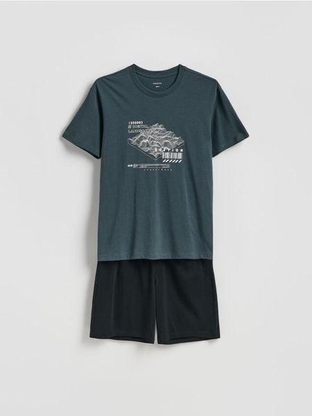 Dwuczęściowa piżama z nadrukiem - zielony. Zielone piżamy męskie Reserved, l, bez wzorów, z bawełny, bez kołnierzyka, bez ramiączek. W wyprzedaży za 59.99 zł.