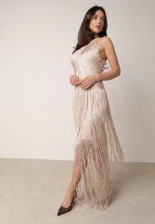 Beżowa Koktajlowa Sukienka na Ramiączkach Zdobiona Frędzlami Kelennea. Brązowe sukienki damskie Born2be, l, z aplikacjami, klasyczne, bez kołnierzyka, bez ramiączek, maxi, dopasowane. Za 259.99 zł.