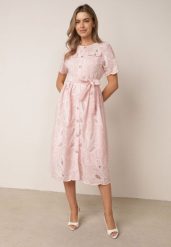 Różowa Wiskozowa Koszulowa Sukienka z Bawełną Haftem Guzikami i Paskiem Solalis. Czerwone sukienki damskie Born2be, na co dzień, m, bez wzorów, z bawełny, eleganckie, bez kołnierzyka, bez ramiączek, midi, kopertowe. Za 289.99 zł.
