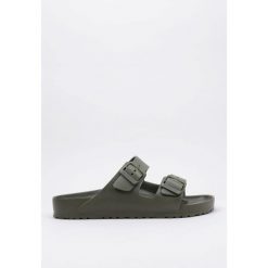 Klapki męskie Birkenstock Arizona Eva. Zielone klapki męskie Birkenstock, bez wzorów, z materiału, bez zapięcia. Za 324.00 zł.