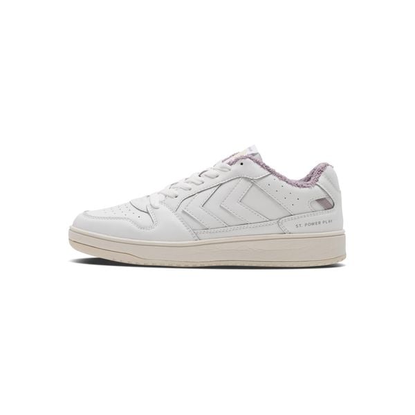 Trenerzy damscy Hummel St. Power Play Retro. Białe obuwie sportowe damskie Hummel, bez wzorów, bez zapięcia. W wyprzedaży za 228.00 zł.