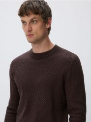 Strukturalny sweter z bawełny - ciemnobrązowy. Brązowe swetry męskie Reserved, l, bez wzorów, z bawełny, bez kołnierzyka, bez ramiączek. Za 139.99 zł.