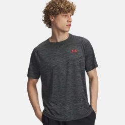 Koszulka T-Shirt Męski Sportowy Under Armour Tech Textured. Czarne koszulki sportowe męskie Under Armour, m, bez wzorów, bez ramiączek, na fitness i siłownię. Za 139.99 zł.