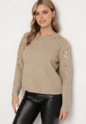 Beżowy Sweter z Bawełną Ozdobiony Cekinami Ceana. Brązowe swetry nierozpinane damskie Born2be, z aplikacjami, z bawełny, eleganckie, bez kołnierzyka, bez ramiączek. Za 109.99 zł.