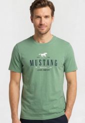 Męski T-Shirt Mustang Style Alex C Print Dark Ivy 1016683 6326. T-shirty męskie Mustang, m, bez wzorów, bez kołnierzyka, bez ramiączek. Za 79.99 zł.
