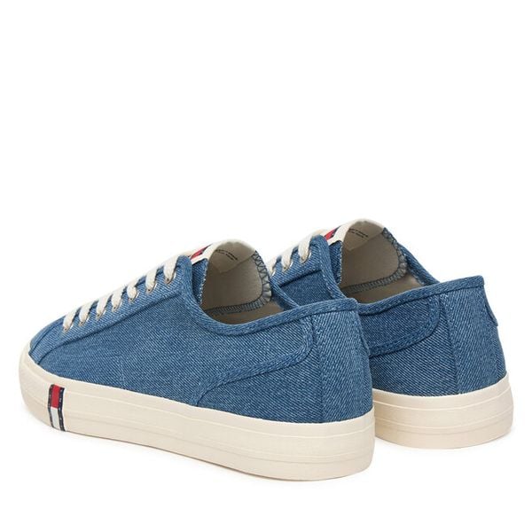 Tenisówki Tommy Jeans. Niebieskie trampki męskie Tommy Jeans, bez wzorów, z denimu, bez zapięcia. Za 198.99 zł.